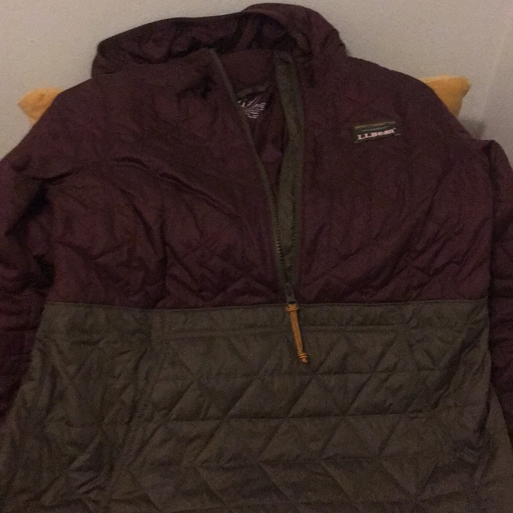 Puffy pullover light jacket